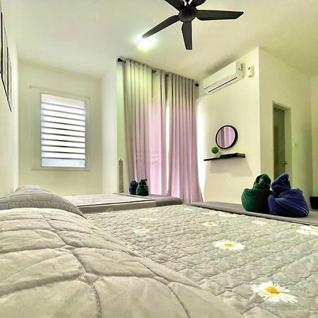 Hanan Homestay Klebang Ipoh With A View Of Mount Korbu, For Musl!M Only!! Luaran gambar